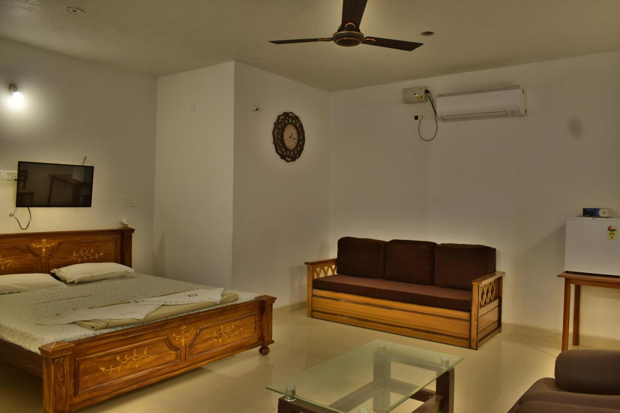 Silent Waters Resorts Yelagiri Extérieur photo