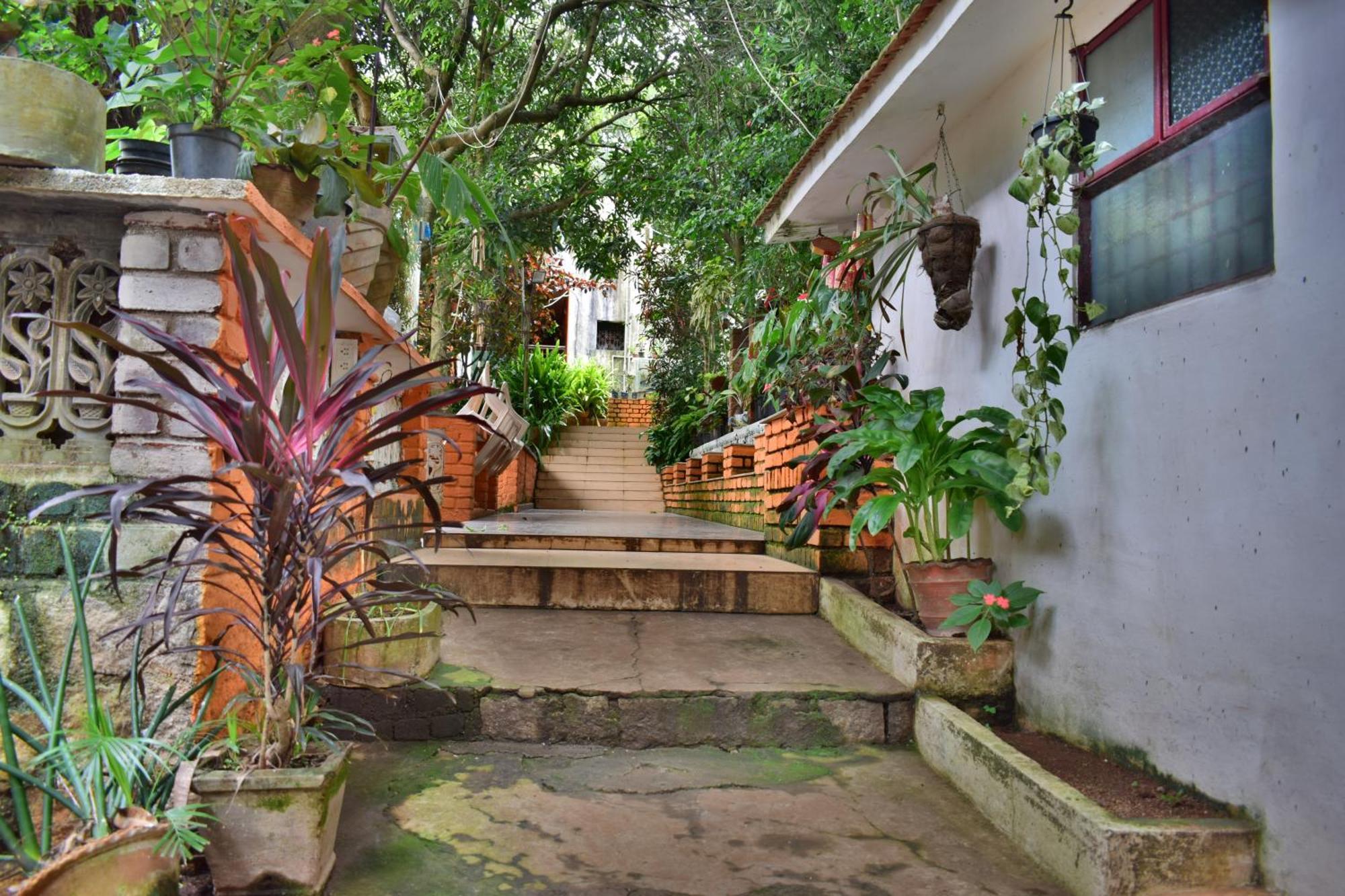 Silent Waters Resorts Yelagiri Extérieur photo