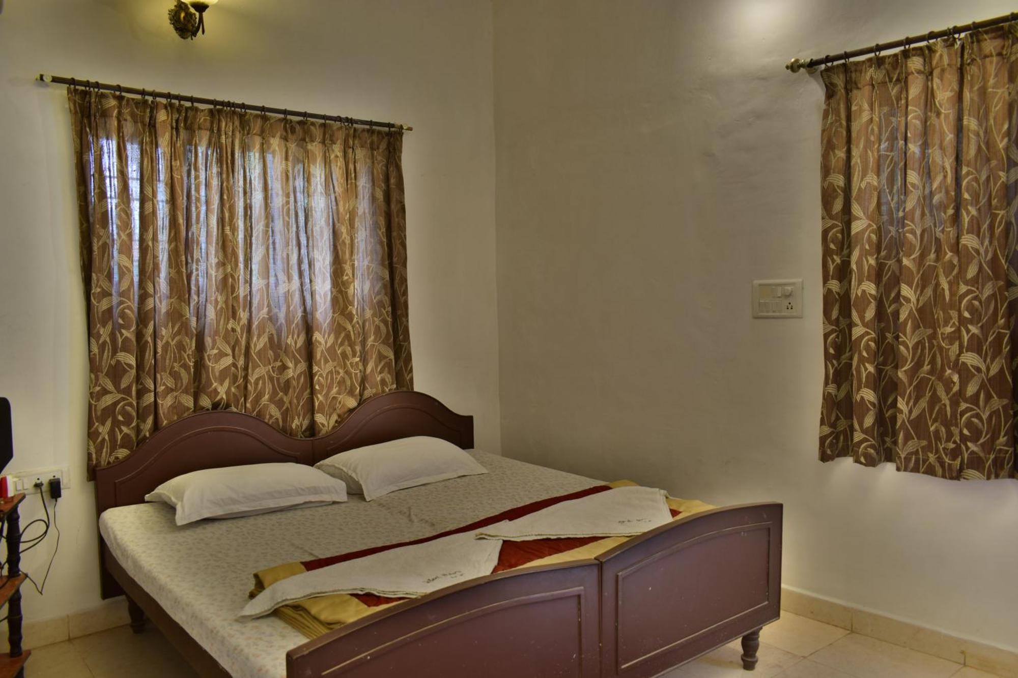 Silent Waters Resorts Yelagiri Extérieur photo